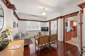 Art Deco in Ascot! ~ 2 Bed / 1 Bath / 1 Car